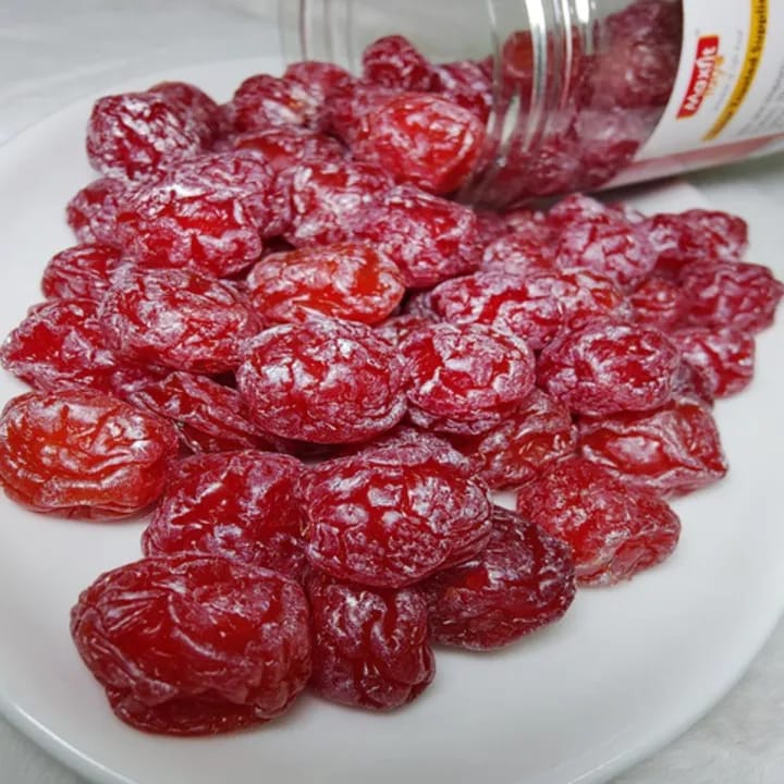 Dry Red Sakura Plum 1 kg